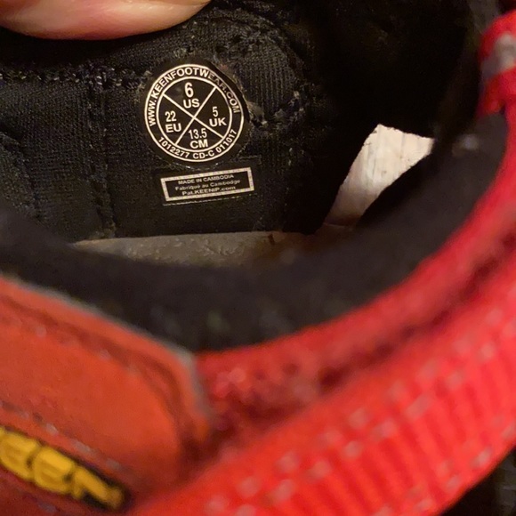 Keen size 6 toddler sandals - Picture 4 of 4